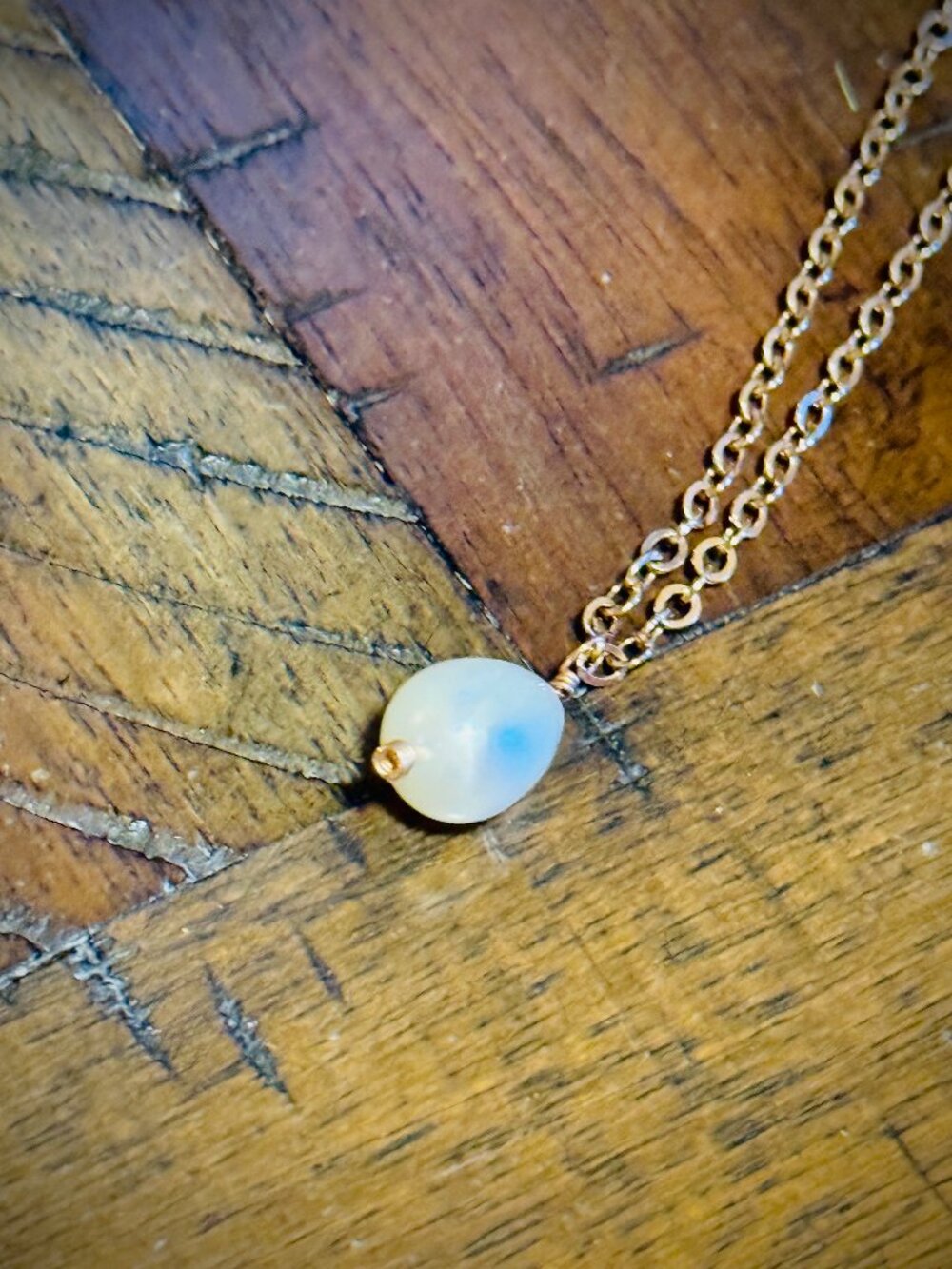 Gorgeous teardrop-shaped pearl pendant on a rose gold-plated necklace